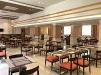 Starlit Suites Tirupati - Frühstück