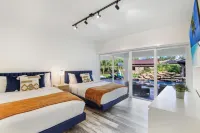 Paradise Near Beach-Downtown w/ Heated pool/Mini Golf & BBQ