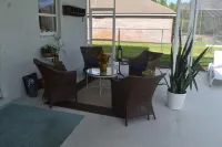 POOL HOME - SUN & BEACH-5-BED 3-BATH-COME RELAX AND ENJOY PALM COAST !!!