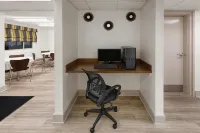 Super 8 by Wyndham Baton Rouge/I-10 Hotels in Old Jefferson