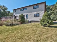 Big and Spacious 4 bed, 4 bath near Camelback. HOT TUB, PRIVATE OUTDOOR POOL Hotels in Hamilton Township