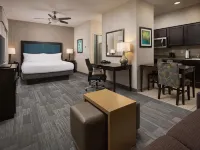 Homewood Suites by Hilton Atlanta NW-Kennesaw Town Center فنادق في Kennesaw