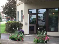 Motel Capri & Suites Hotels in Repentigny