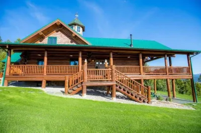 Rustic Mountain Retreat on a Peak