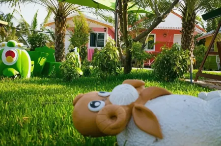 Rim Bueng Suan Prik Resort Отели рядом с достопримечательностью «Wat Sala Loy»