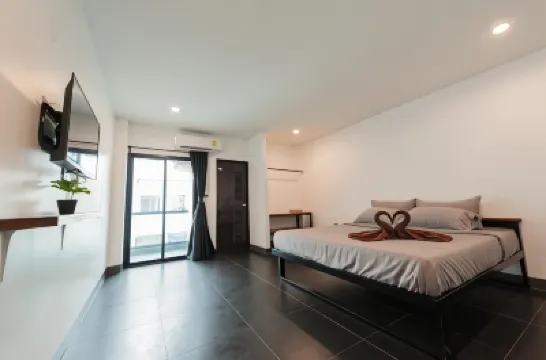 Bed Tel Hotels near Rambhai Barni Rajabhat University