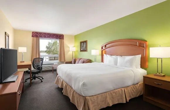 湯普森戴斯套房酒店