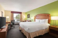 Days Inn & Suites by Wyndham Thompson Hotel a Thompson