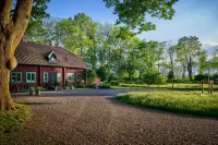 Kungs Starby Gård Bed and Breakfast فنادق في Skanninge