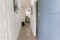 Splashing view of waves Các khách sạn ở Tower Isle