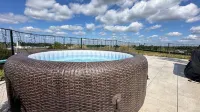Design Penthouse - 4BR - 2 Bath - Rooftop - Whirlpool - 2 Parking - Condos