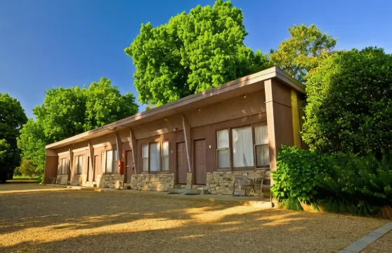 布法羅汽車旅館和鄉村度假房