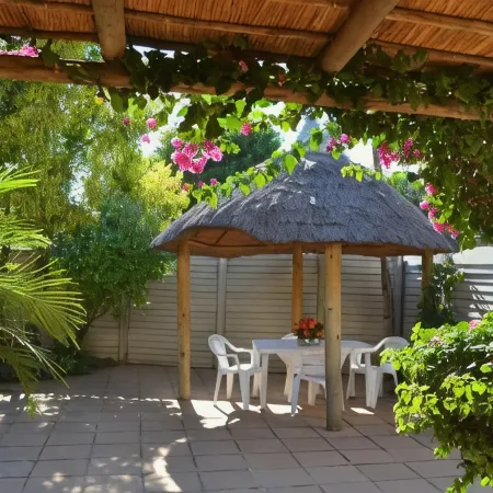 Dove's Nest Guest House Отели рядом с достопримечательностью «Императорский дворец»