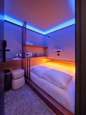 The Hyve Capsule Hostel Amsterdam Отели в г. 