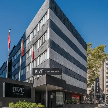 Luze Castellana Отели рядом с достопримечательностью «Небоскреб банка Бильбао»