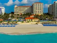 GR Solaris Cancun All Inclusive Hotels near Playa Delfines