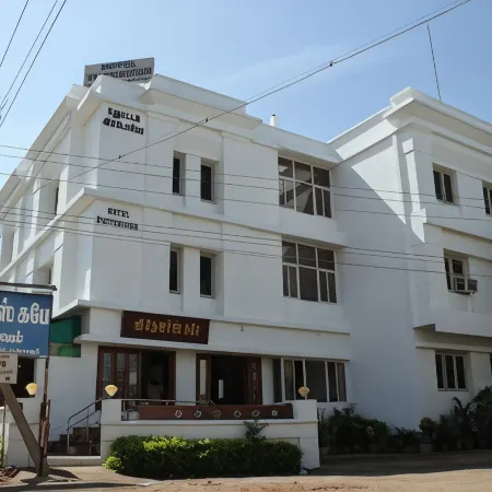 Hotel Victoriyah Отели в г. Танджавур