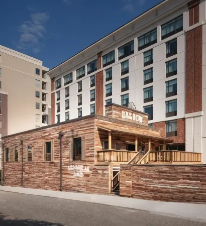 Graduate by Hilton Knoxville Отели рядом с достопримечательностью «Regal Riviera»