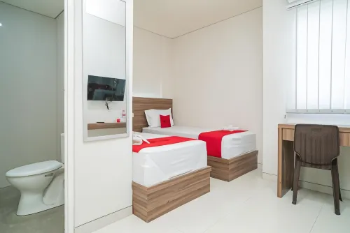RedDoorz Plus @ Jalan Pemuda Timur Bojonegoro Hotels in Bojonegoro