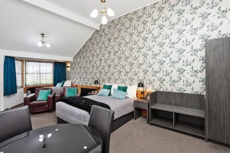 Balmoral Lodge Motel
