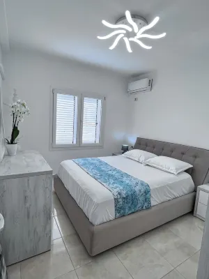 White Luxury Apartment Các khách sạn ở 
