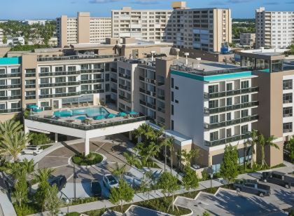 홈2 스위트 바이 힐튼 포팜페노 비치 피어