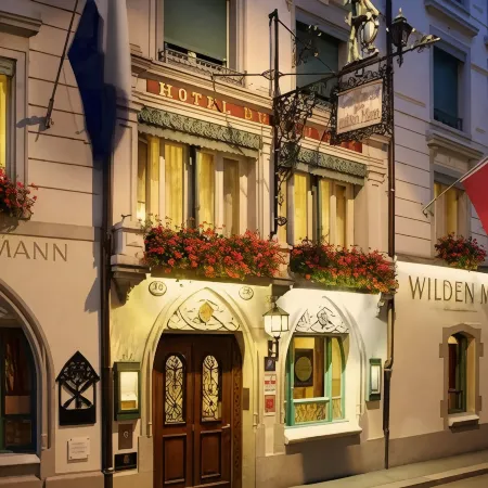 Romantik Hotel Wilden Mann Luzern Отели рядом с достопримечательностью «Hallenbad Allmend Luzern»