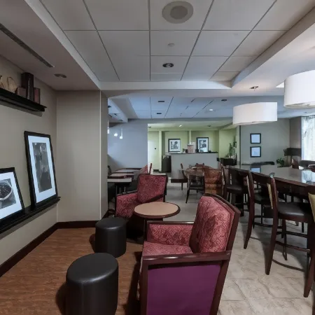 Hampton Inn Bath (Brunswick Area) Отели в г. Бат
