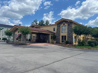 Studio 6 Huntsville, AL University Drive Hotels near Wild Dimensions