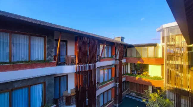 Mokko Suites Batubelig