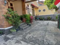 Kateza Homestay by Yurooms.id Hotels in der Nähe von Taman Dayu Waterpark