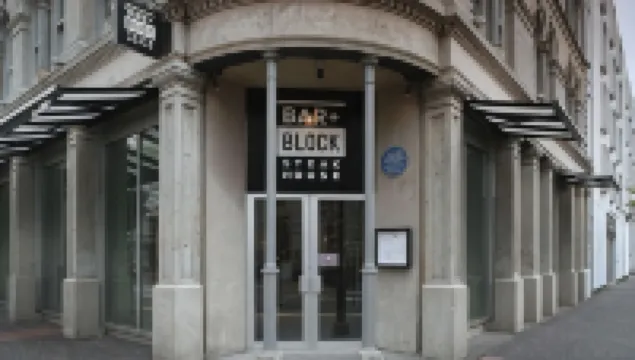 พรีเมียร์ อินน์ เบลฟาสต์ ซิตี้ คาธีดรัล ควอเตอร์ โรงแรมใกล้Waterfront Hall