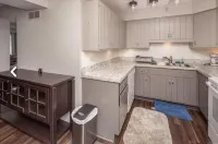 Luxurious Condo family-friendly Closer to attractions!Eatery,Walmart&lot more!