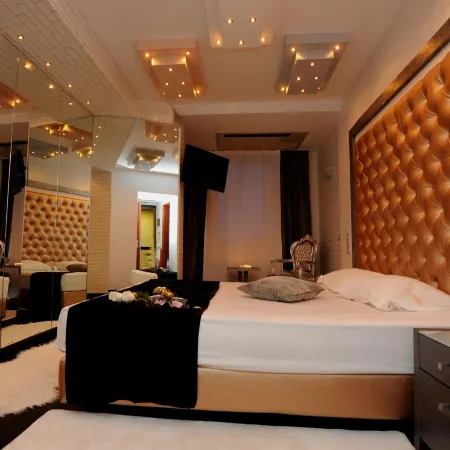 Carol Hotel