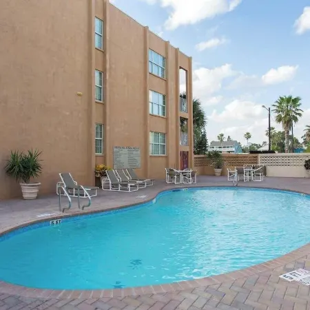 Max Walkable Location - 1st Floor - 2 Patios