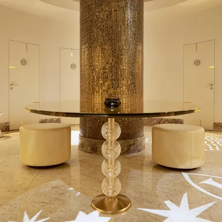 Continental Hotel (Континенталь)