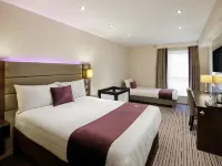Premier Inn Slough Hotels in Slough