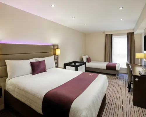 Premier Inn Belfast City Cathedral Quarter Hoteles cerca de Reloj del Memorial de Albert
