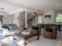 Superb house 100m from the sea with heated swimming pool