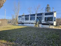 Fenced Dog Yard, Creek Fishing Access, Privacy and Stunning Sunset Views! - 2-Star