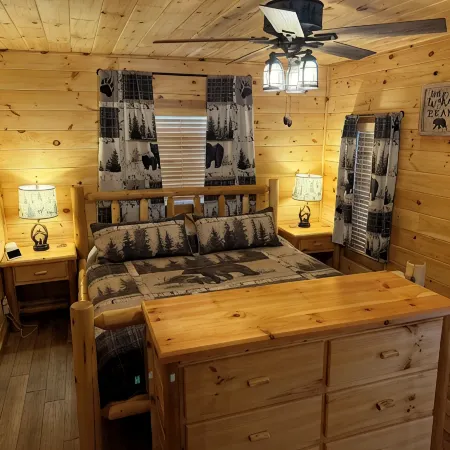 Your rustic lakeside retreat awaits at Goldens on the Lake!