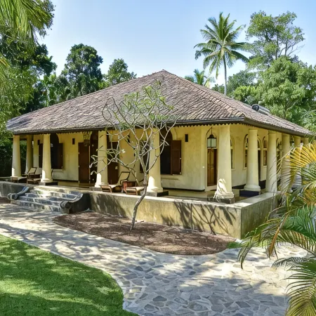 Heenatigala Walawwa - Free Shuttle to Our Private Beach Отели рядом с достопримечательностью «Пляж Koggala»