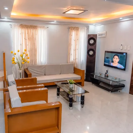 Comfort Stay Lapu-Lapu | Entire 2-Storey Air-Conditioned Home