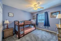 Lake of the Ozarks Premier lakefront 3-bedroom condo. Fishing, Swimming,boating. - Homestays