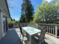 Family Friendly, Bright, & Spacious 3 Bed 2 Bath - Wifi