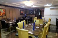 Immaculate Platinum Luxury Resorts - breakfast