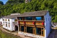 Changshenglou Hostel