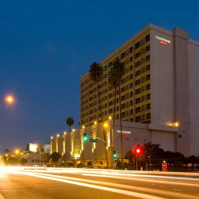 Courtyard Los Angeles Sherman Oaks Hotel dekat Lapangan Golf Van Nuys