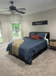 Charming Historic Home with Modern Comforts ~Near Drake and Downtown!! - Bungalows