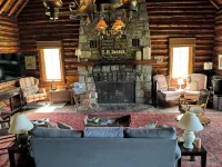 Peaceful 5-Bedroom Lodge in the Adirondack Mountains